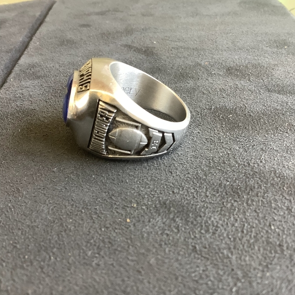 UNIVERSITY OF MEMPHIS CLASS RING - Picture 4 of 6